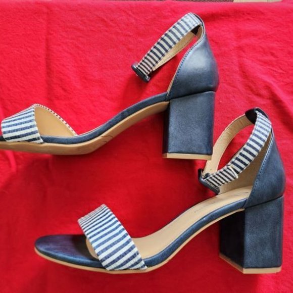 CL by Laundry | Shoes | Nwot Cl By Laundry Blue And White Patent 